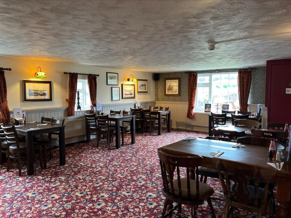Savoy Country Inn St Clears Dış mekan fotoğraf